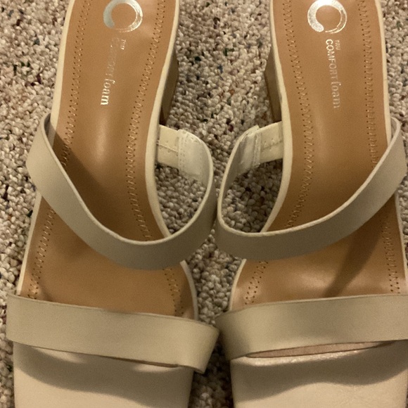 Journee Collection Cream Women's Heels - Picture 2 of 5